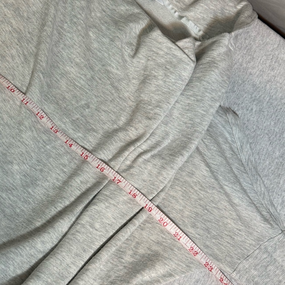 Athleta Purana Wrap Sweatshirt – Light Grey Heather‎ 🤍✨ - Picture 5 of 7